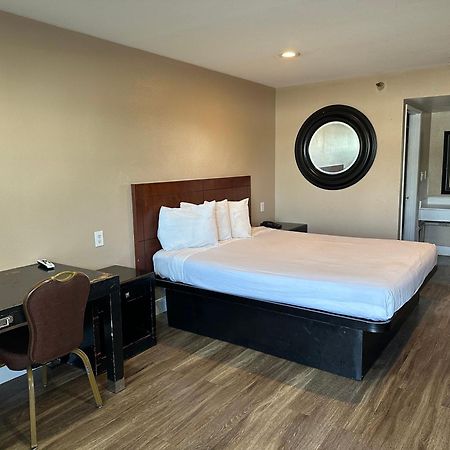 The Dixie Orange County Hotel Stanton Buitenkant foto