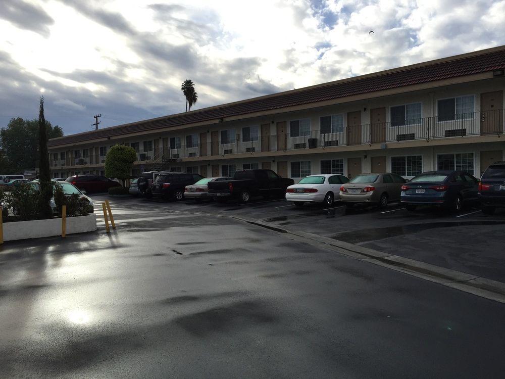 The Dixie Orange County Hotel Stanton Buitenkant foto