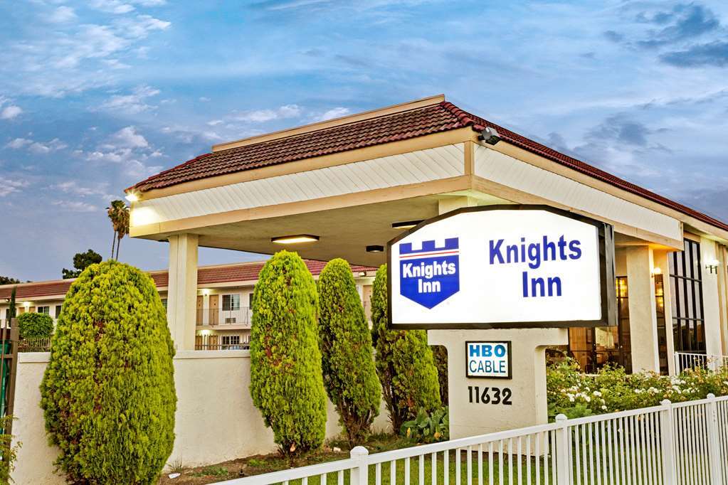 The Dixie Orange County Hotel Stanton Buitenkant foto
