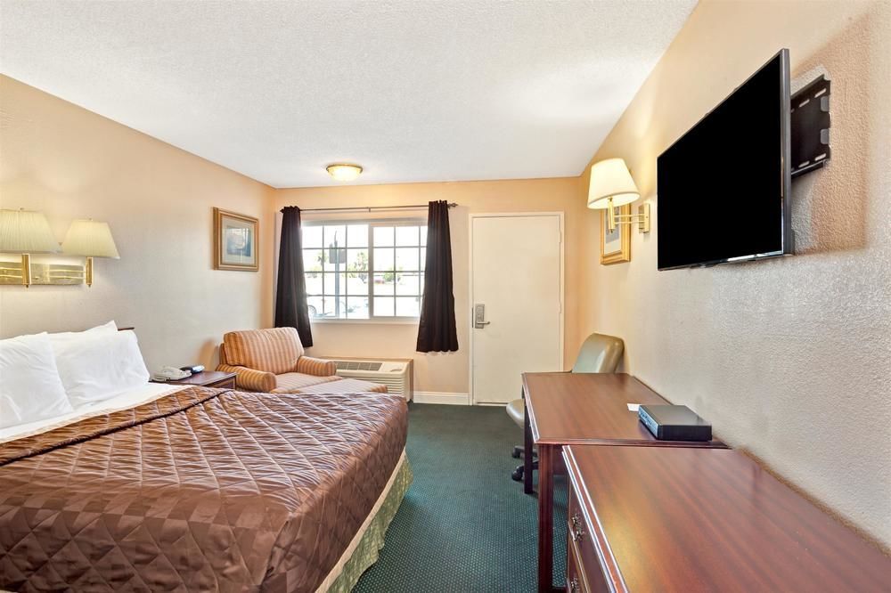 The Dixie Orange County Hotel Stanton Buitenkant foto